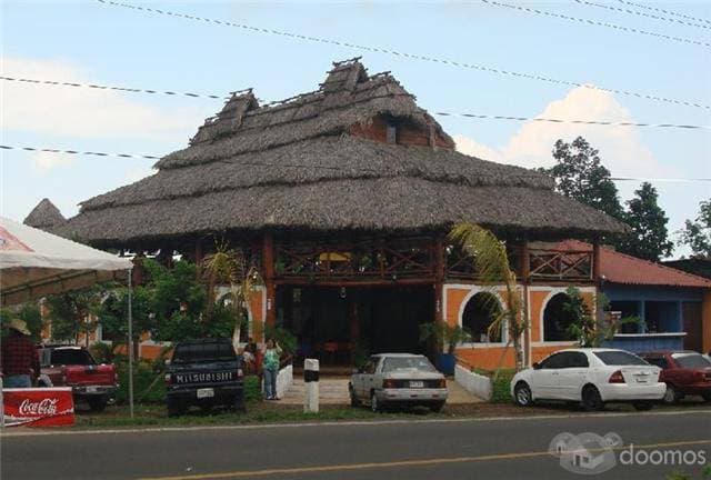 Terreno con modulos y restaurante de dos pisos, incluye en la venta proyecto turistico - 1